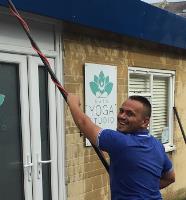 Bath Window Cleaners image 4