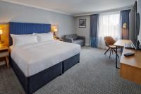 DoubleTree by Hilton Manchester Airport image 3