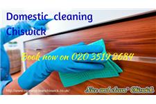 Nice and clean Chiswick image 3
