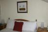 High Street Room to rent in share house accommodation for professionals image 2