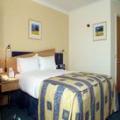 Holiday Inn Express Newport image 7