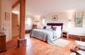Hopton House Bed and Breakfast image 1