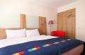 Park Inn Watford image 1