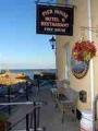 Pier House Hotel image 2