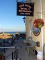 Pier House Hotel image 7