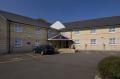 Premier Inn Chippenham image 5