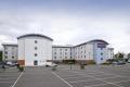 Premier Inn Enfield image 4