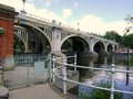 Richmond Lock and Footbridge image 3