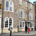 The Golden Fleece Hotel image 3