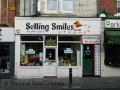 Selling Smiles logo
