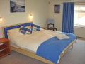 The Quarterdeck - Dorset self catering  - sleeps 10 image 6