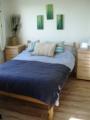 Cornwall Self Catering Holiday Cottage with Sea Views of Widemouth Bay image 4