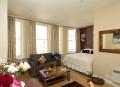 59 LONGRIDGE ROAD APARTMENTS- London Serviced Apartments image 4